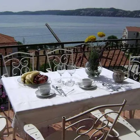 Apartment Bacic Hr *