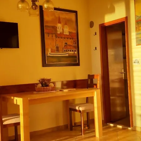 Bacic Hr Apartment Trogir